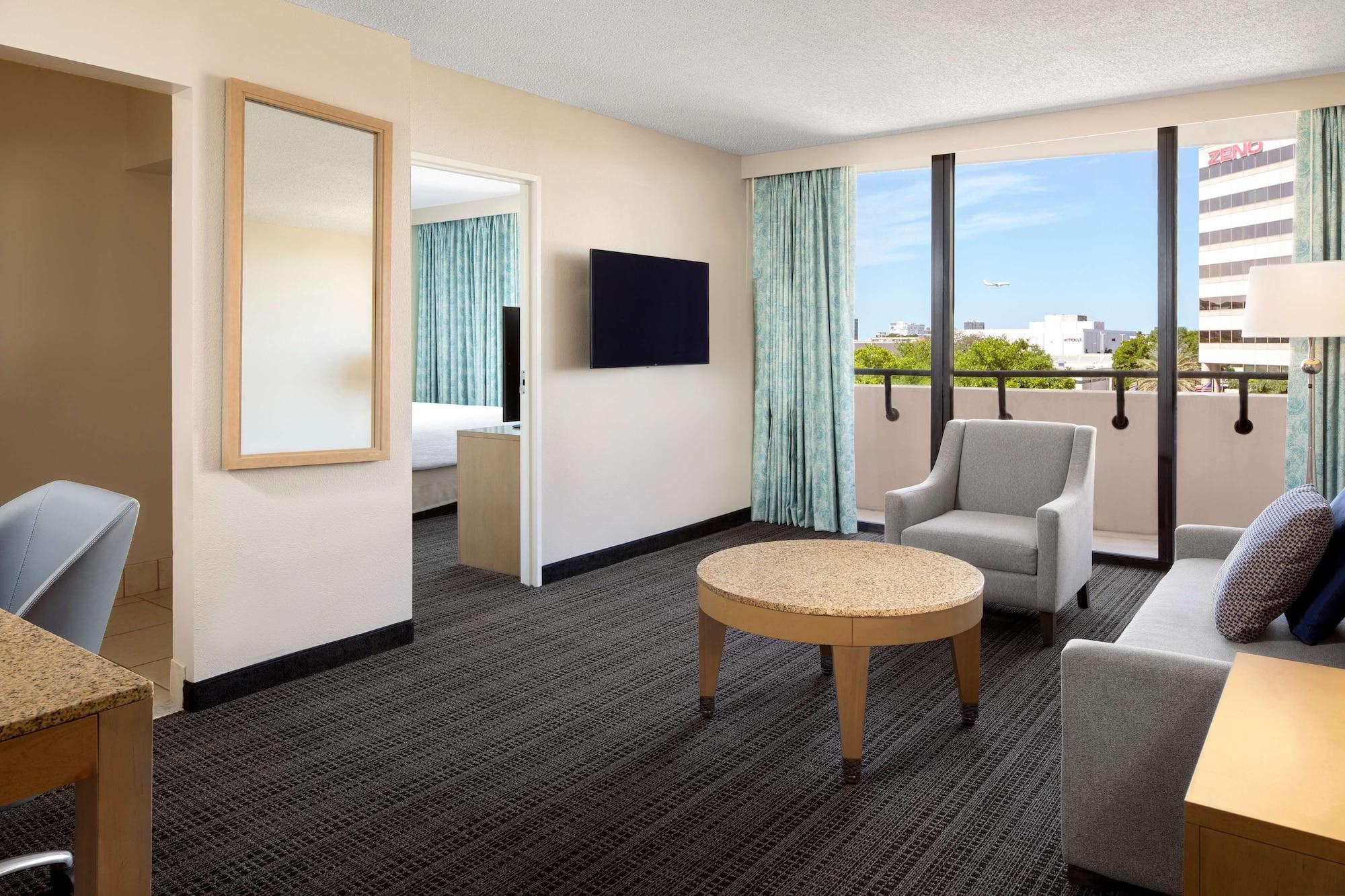 Embassy Suites By Hilton Tampa Airport Westshore Exterior foto