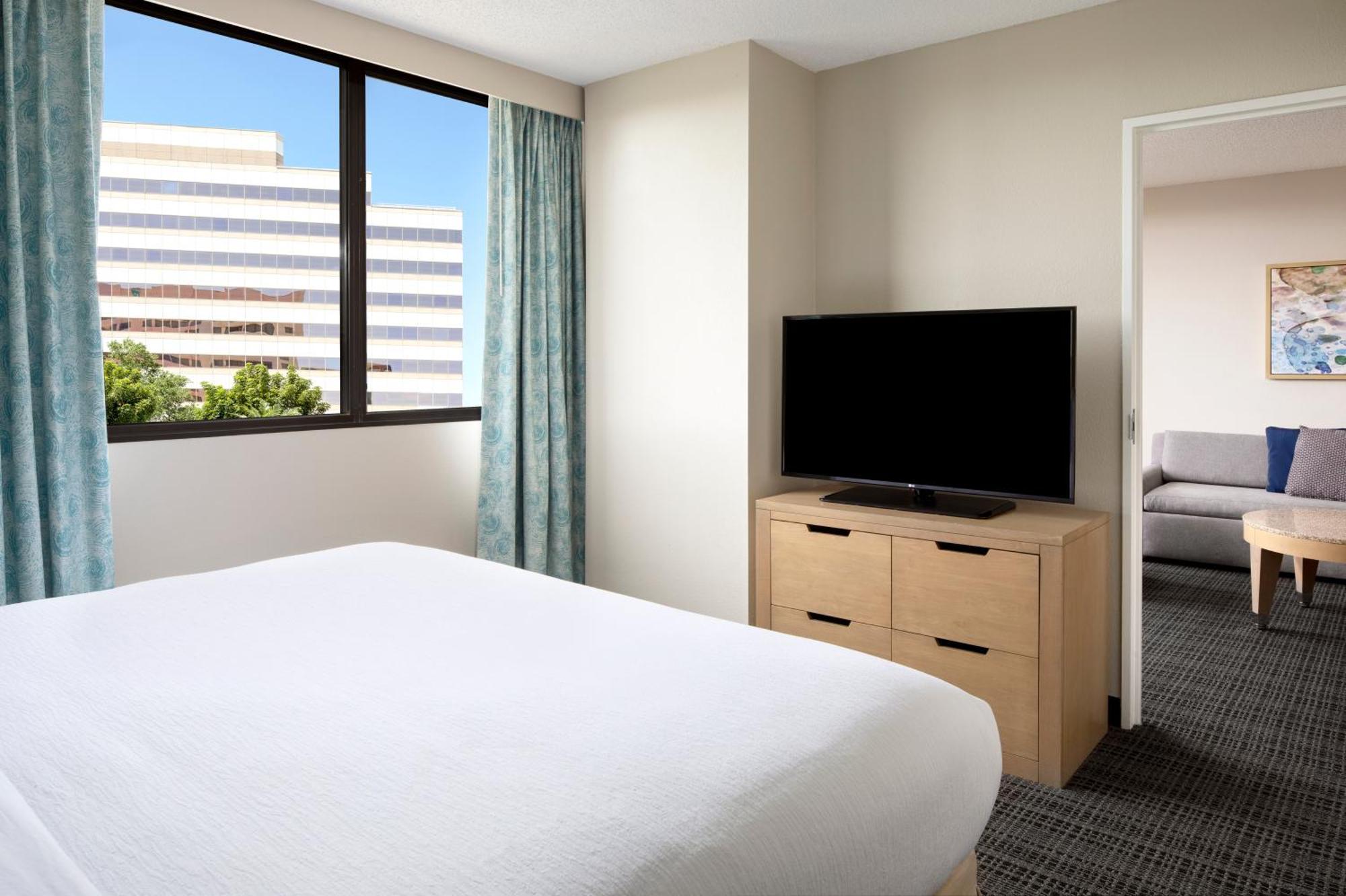 Embassy Suites By Hilton Tampa Airport Westshore Exterior foto